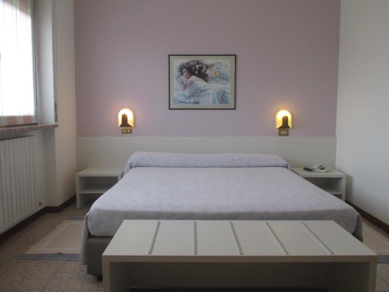 Hotel O'Scugnizzo 2 Беллуно Екстер'єр фото
