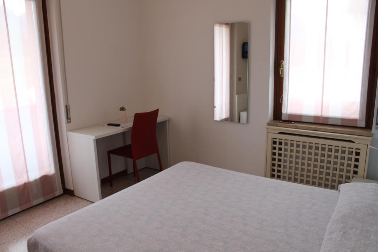 Hotel O'Scugnizzo 2 Беллуно Екстер'єр фото