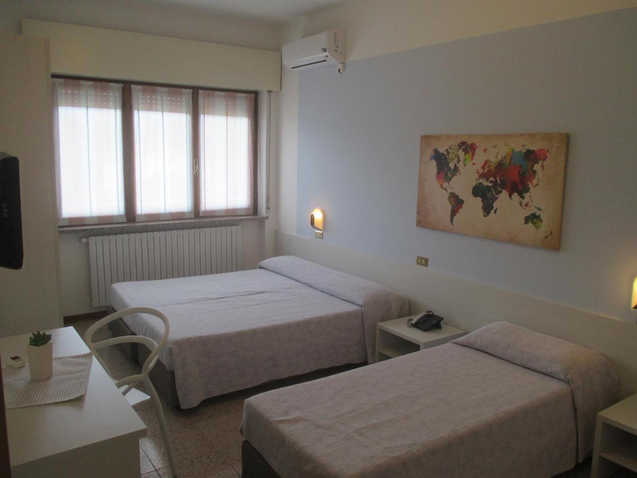 Hotel O'Scugnizzo 2 Беллуно Екстер'єр фото