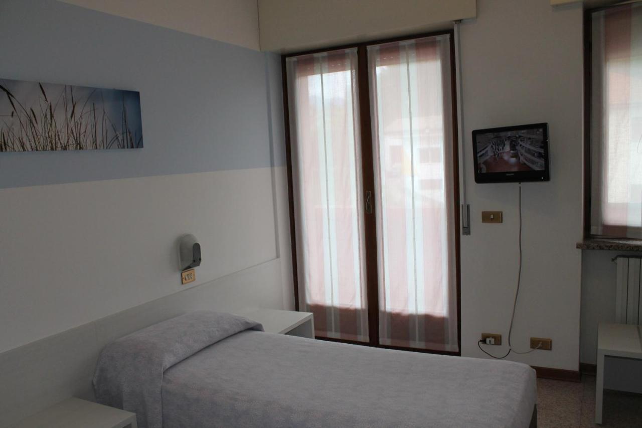 Hotel O'Scugnizzo 2 Беллуно Екстер'єр фото