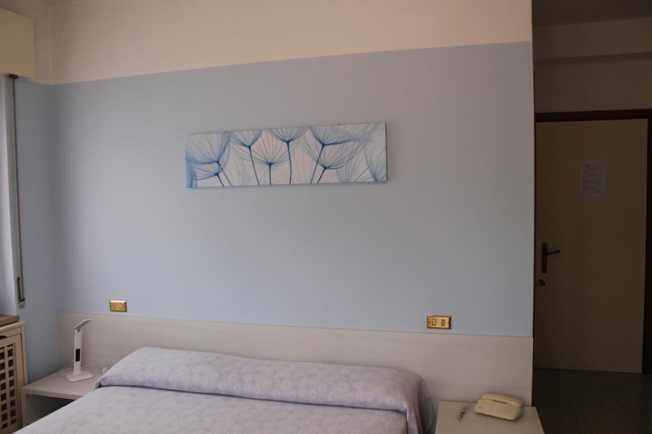 Hotel O'Scugnizzo 2 Беллуно Екстер'єр фото