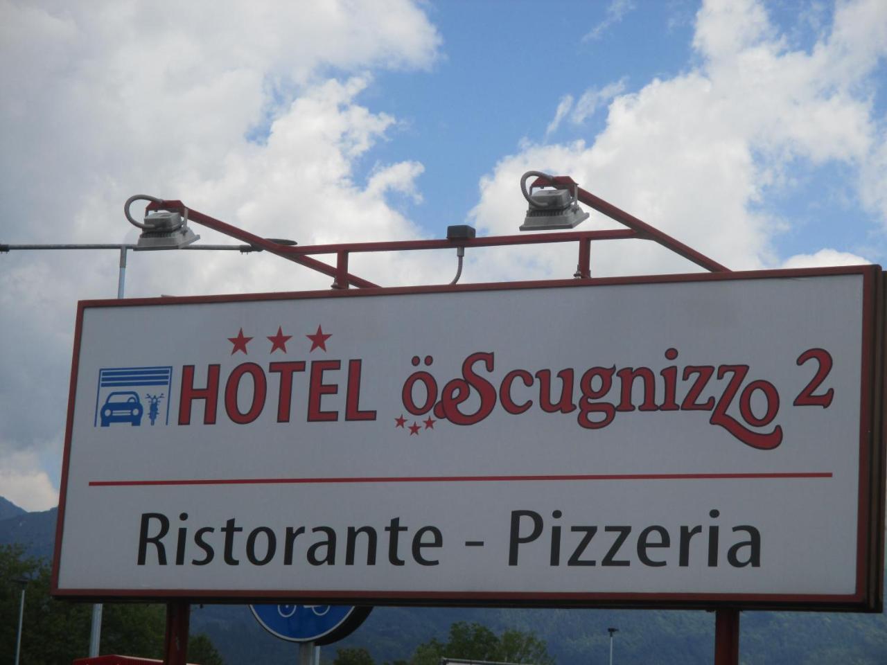 Hotel O'Scugnizzo 2 Беллуно Екстер'єр фото