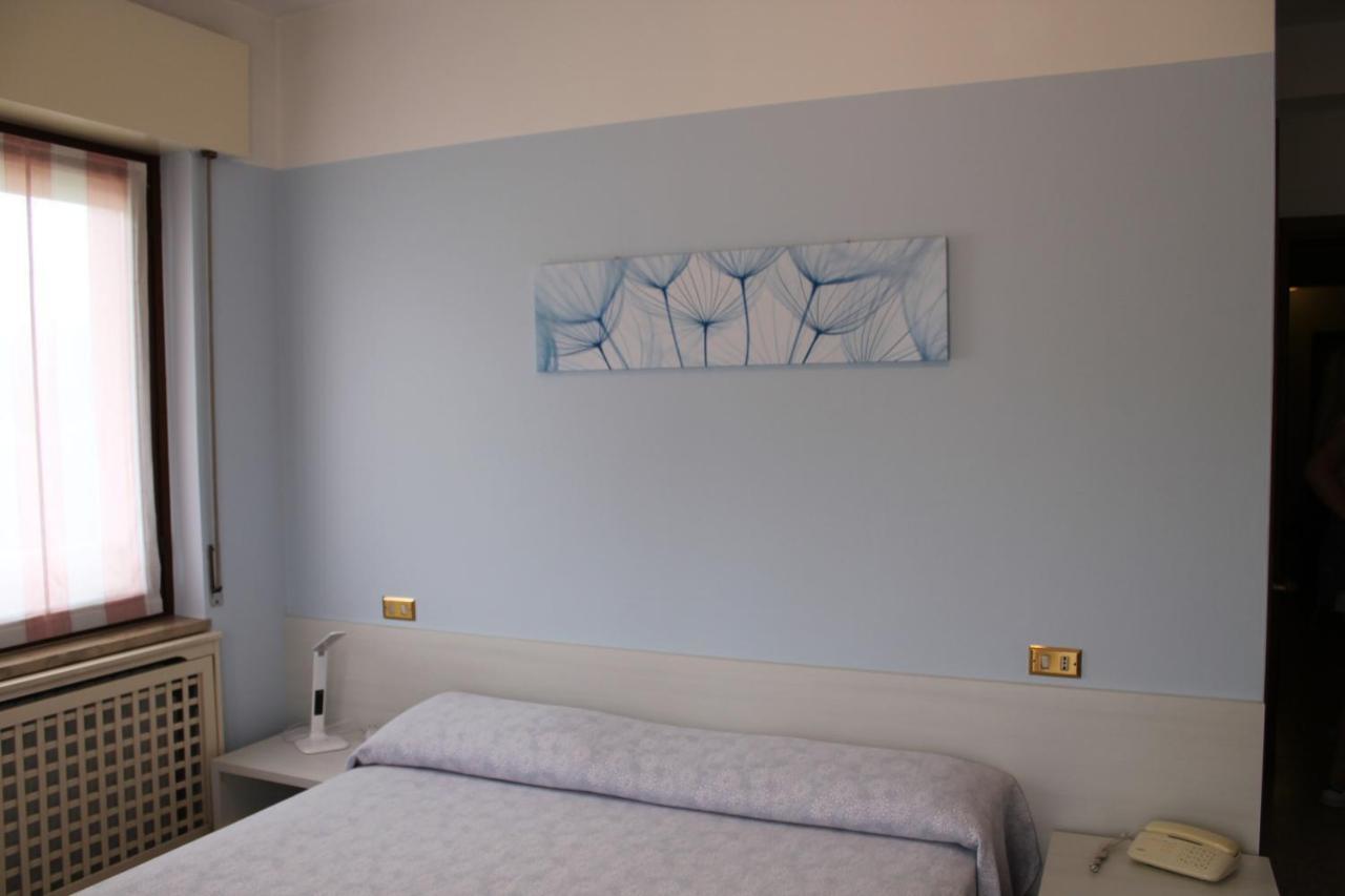 Hotel O'Scugnizzo 2 Беллуно Екстер'єр фото
