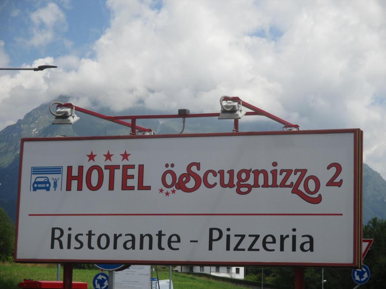 Hotel O'Scugnizzo 2 Беллуно Екстер'єр фото