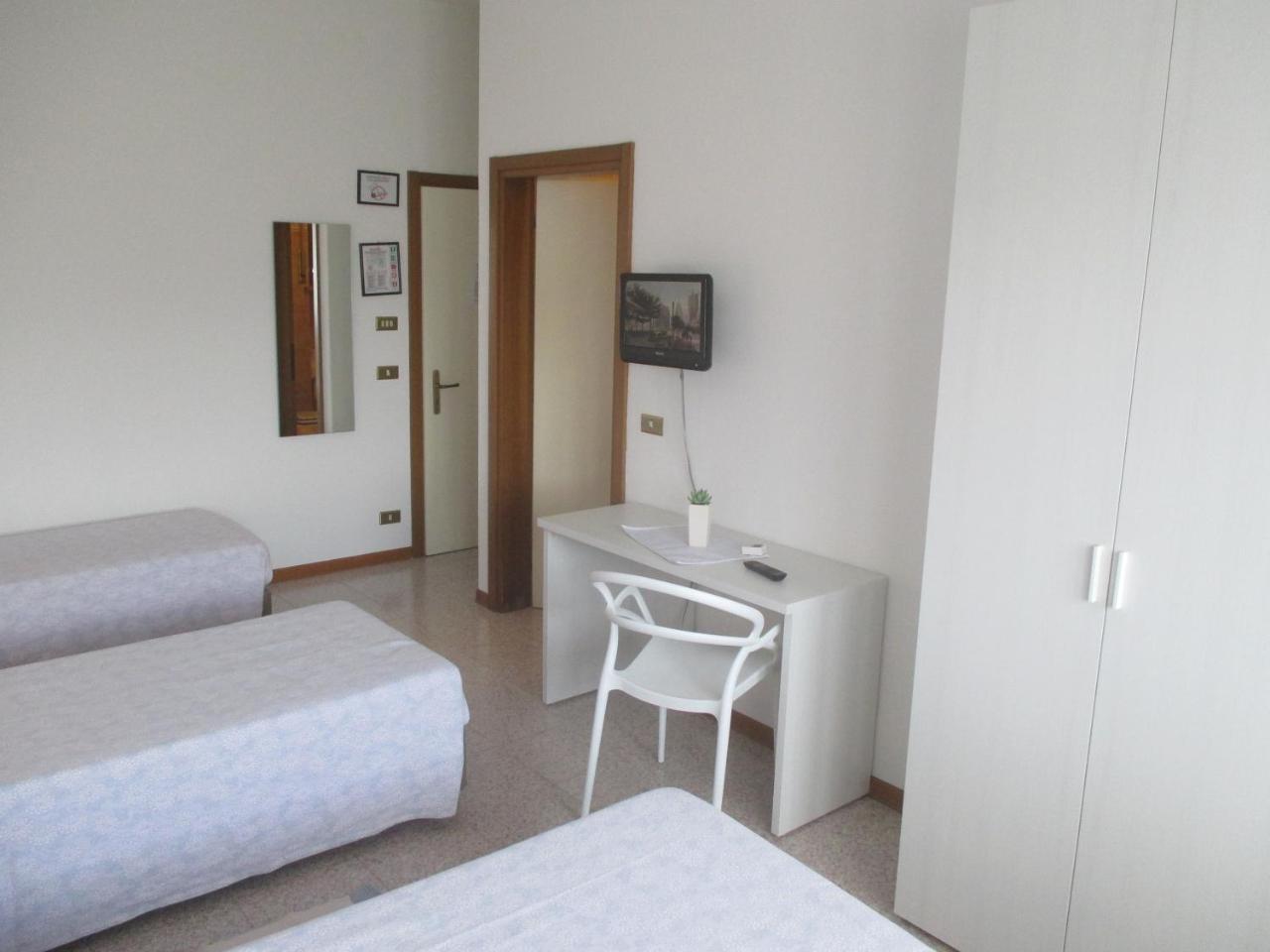 Hotel O'Scugnizzo 2 Беллуно Екстер'єр фото