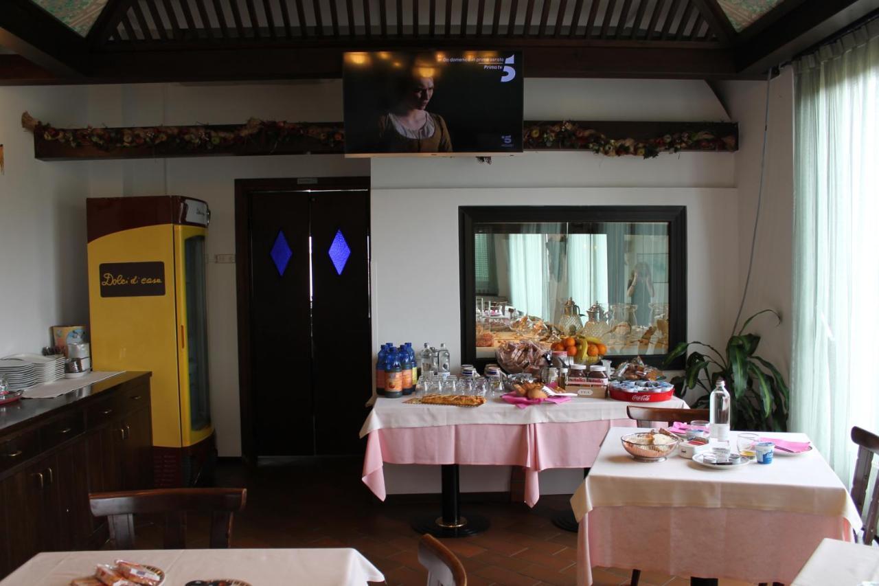 Hotel O'Scugnizzo 2 Беллуно Екстер'єр фото