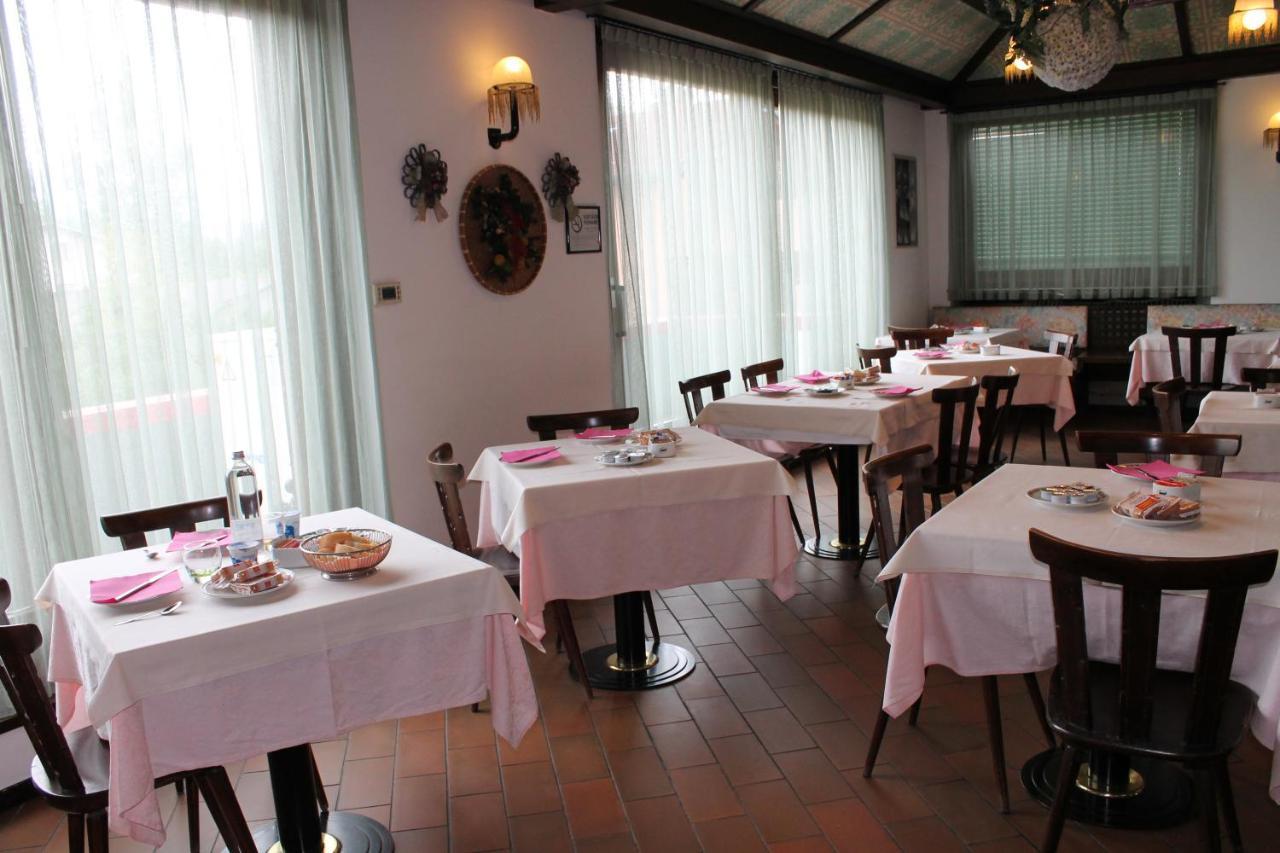 Hotel O'Scugnizzo 2 Беллуно Екстер'єр фото